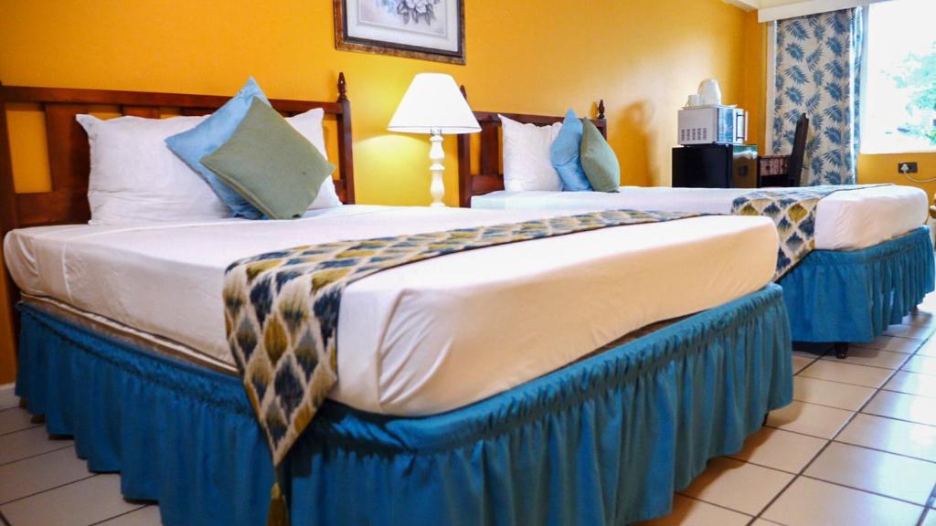 Pineapple Court Hotel Official Site Hotels In Ocho Rios