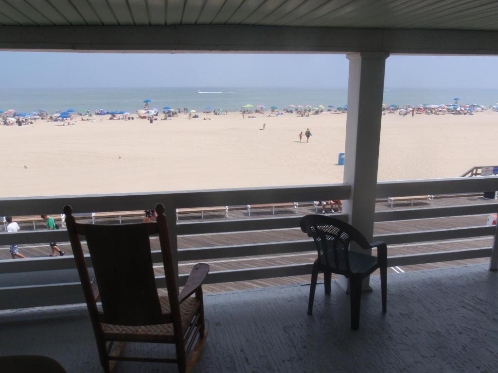 Get Dormitorio con balcon frente al mar Desktop Wallpaper