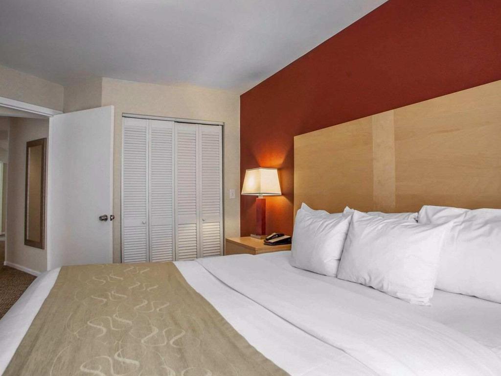 Comfort Suites Michigan Avenue Official Site Hotels In Chicago