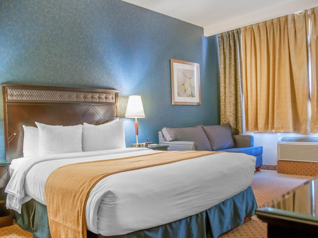 Empire Suites Montreal Canada Tmpl V Room