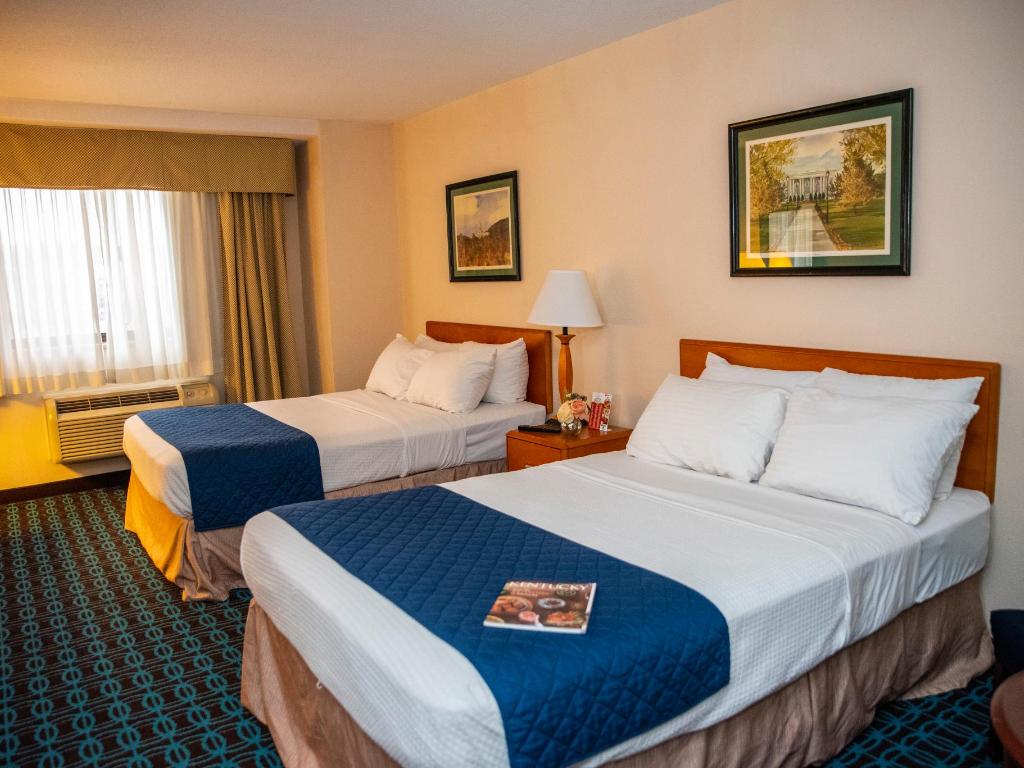 Two Double Bed Room Capital Plaza Hotel Frankfort