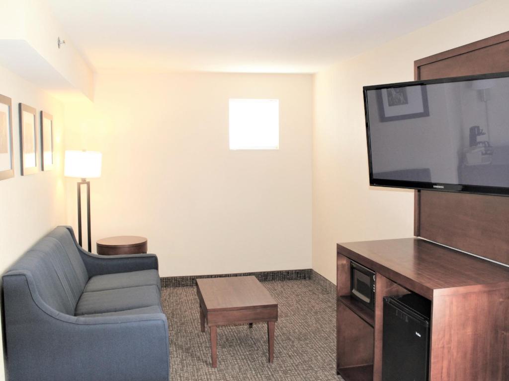 Comfort Inn Suites Chesterfield Official Site Hotels In