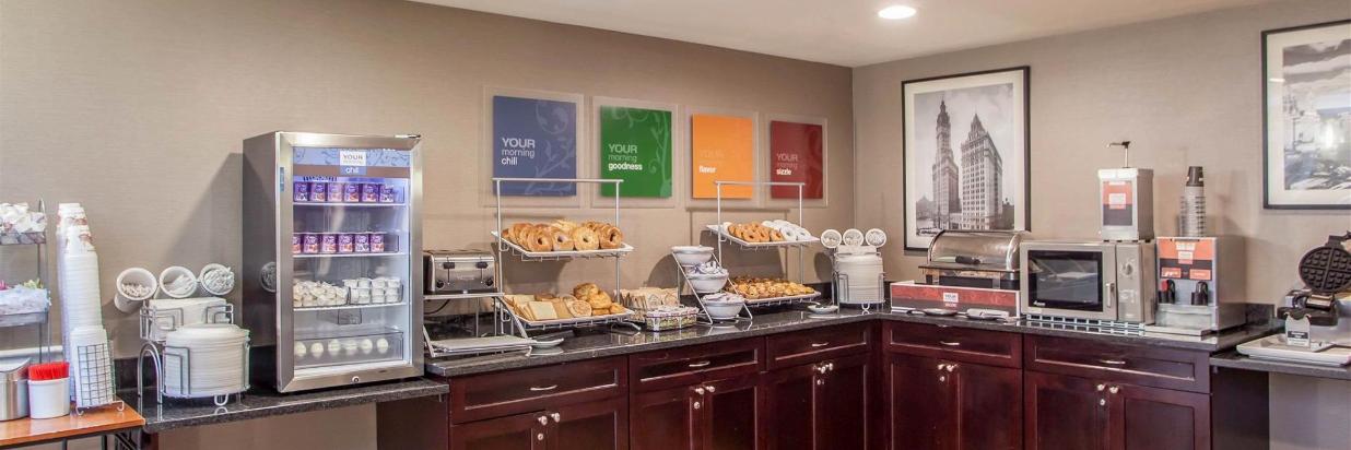 Chicago Hotel With Free Wi Fi Breakfast Comfort Suites Chicago