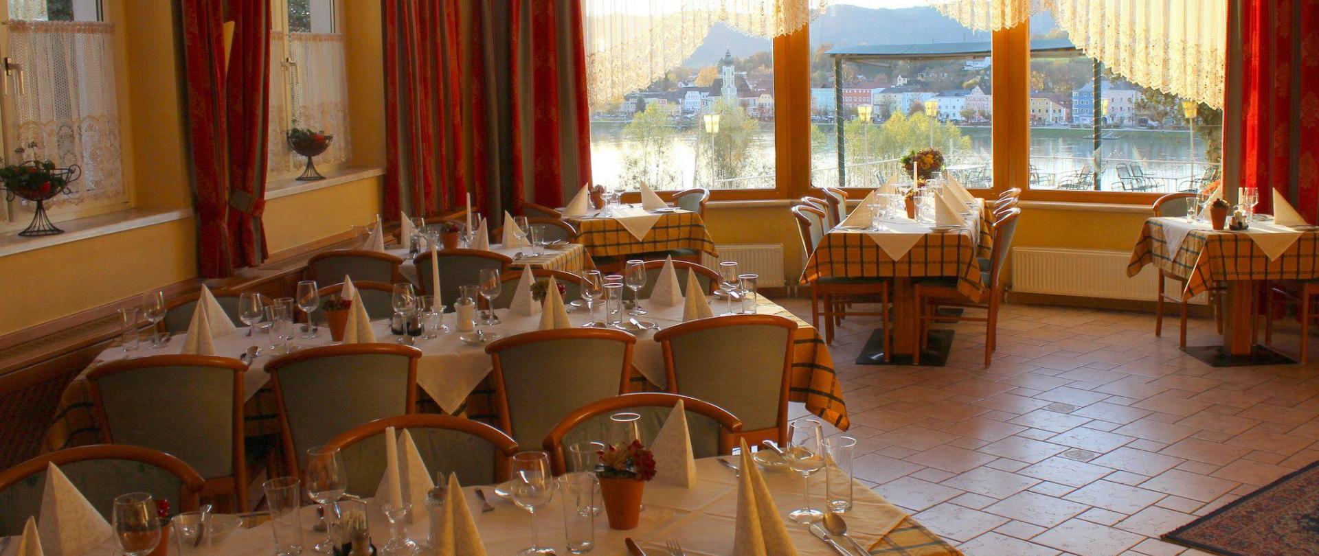 Hotel Restaurant Faustschlossl Feldkirchen An Der Donau