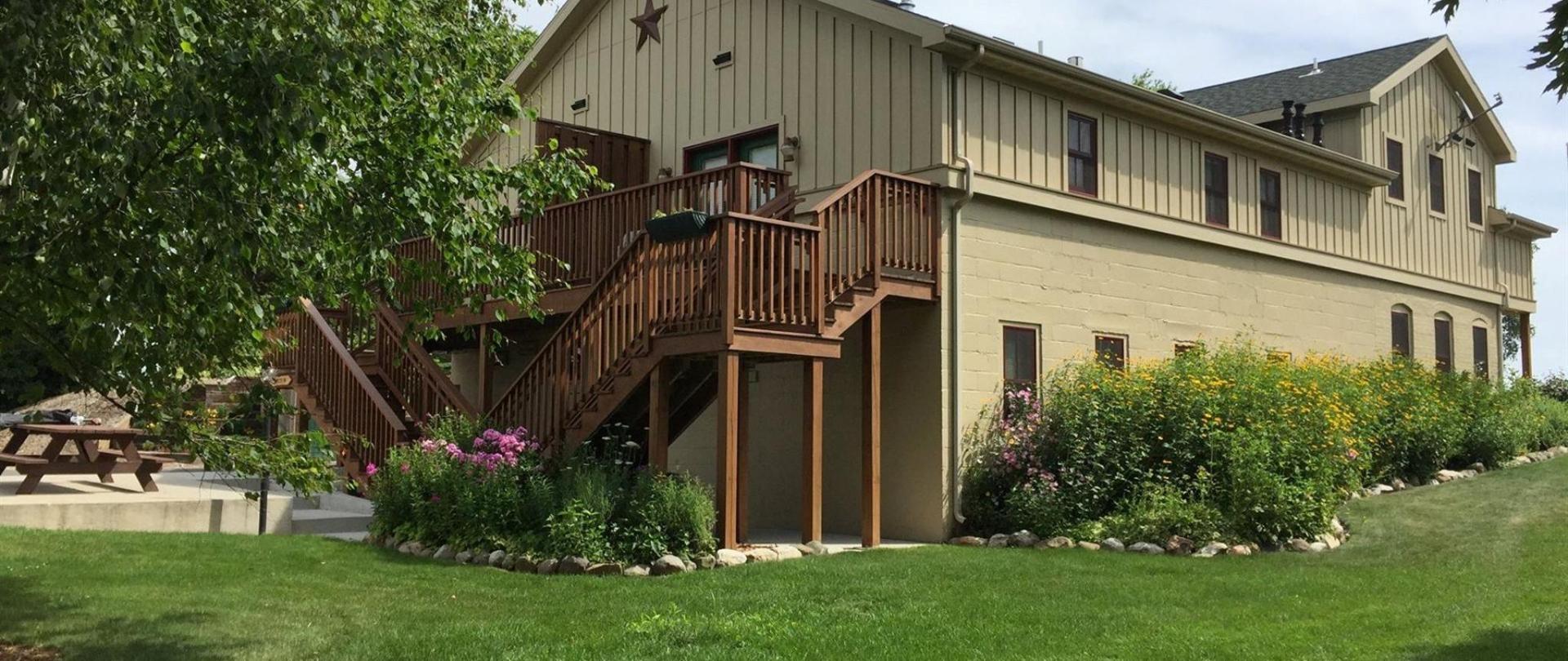 Lake Orchard Farm Retreat Sheboygan, WI B&B. Cottage. Events Barn