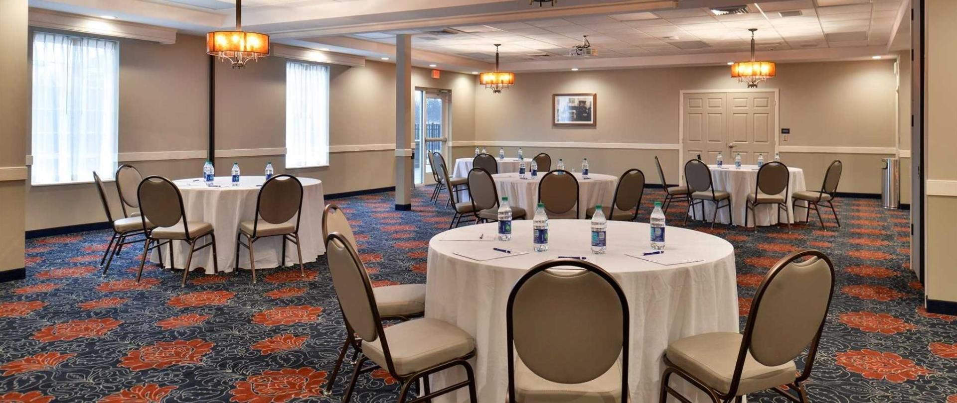Hotel In Omattox Virginia Inn Suites Omattox Inn And Suites