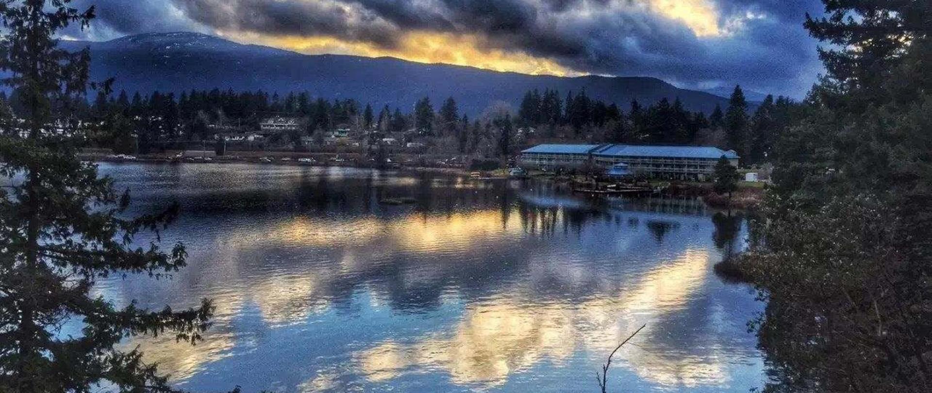 Long Lake Waterfront Bed and Breakfast Nanaimo Canada