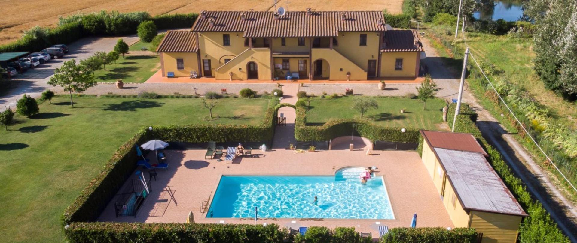 Agriturismo In Provincia Di Pisa Con Piscina Mini Golf E