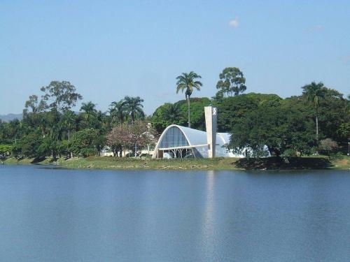 1024px-igreja_de_s-o_francisco_de_assis_-_lagoa_da_pampulha.jpg