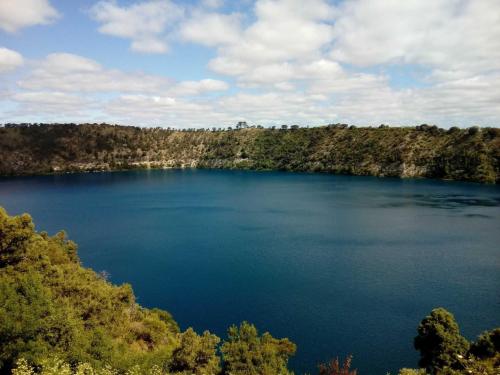 blue-lake-1893667-2.jpg