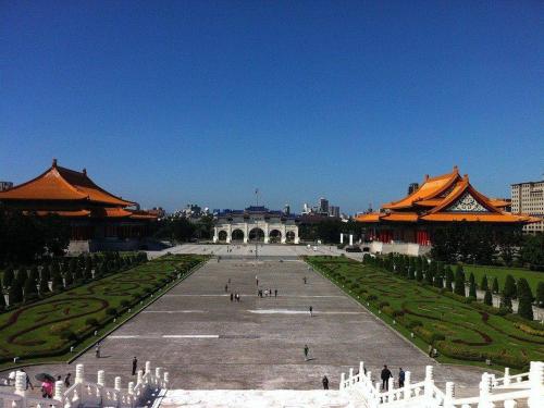 chiang-kai-shek-memorial-hall-1.jpg