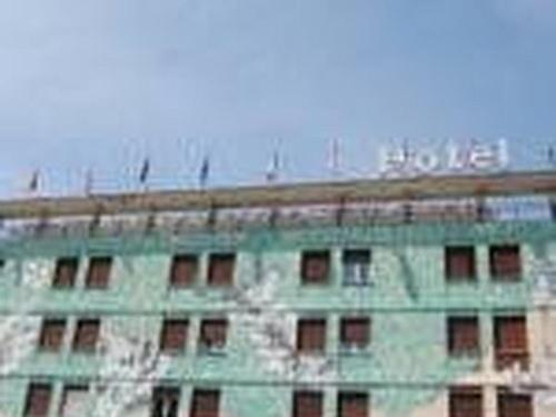 #1stfloor #hotelarca #collicolaonthewalloutdoor #obqueberry