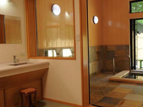 bath_img3.jpg