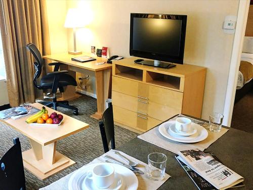 Amenities & Services