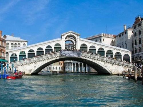 rialto_bridge.jpg