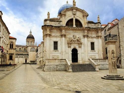 history-of-dubrovnik-church-of-st-blaise-in-dubrovnik-at-dawn-hotel_dubrovnik.jpg